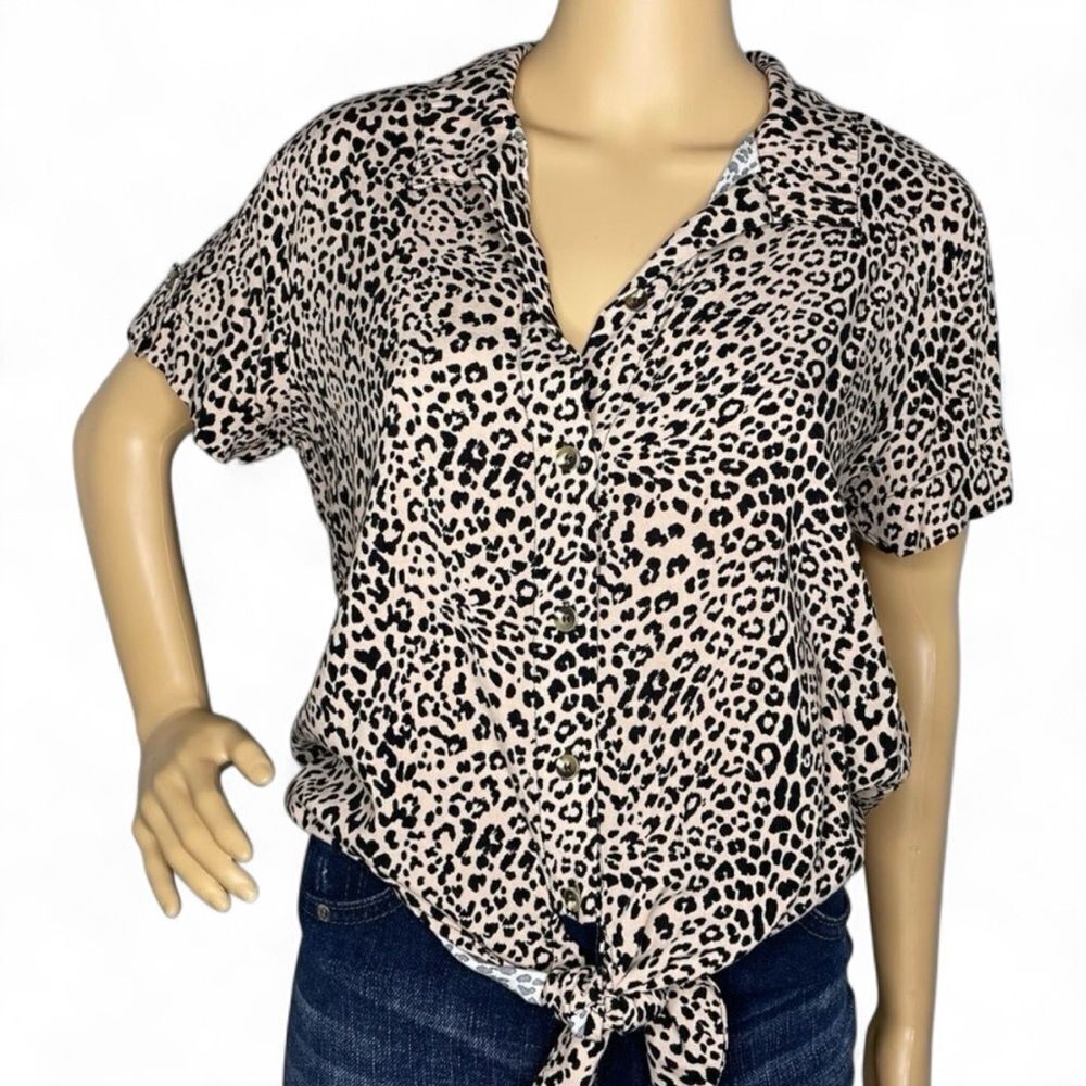 No Boundaries Leopard Print Short Sleeved Button Down Tie Front Shirt Size XL